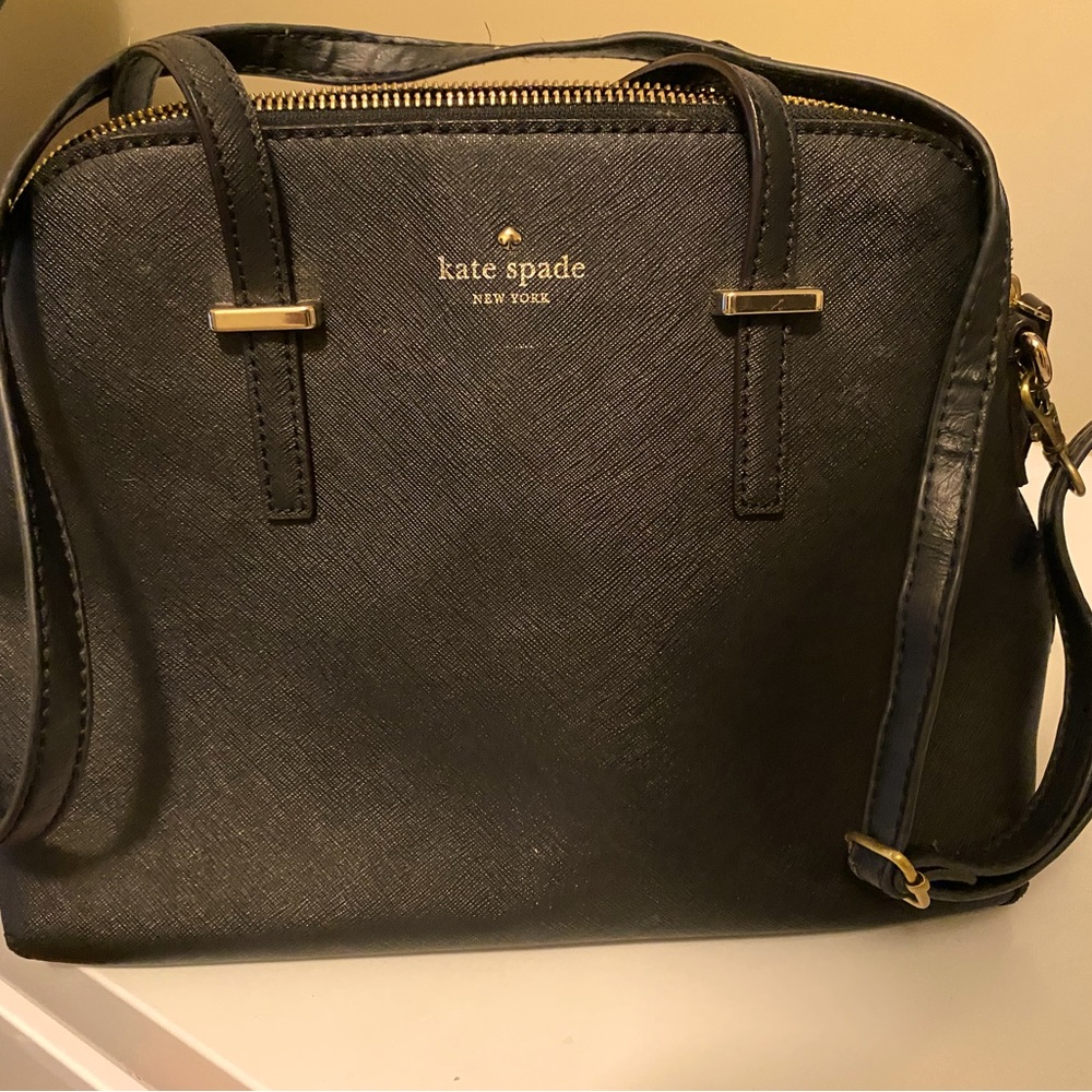 Black Kate spade purse with detachable shoulder strap